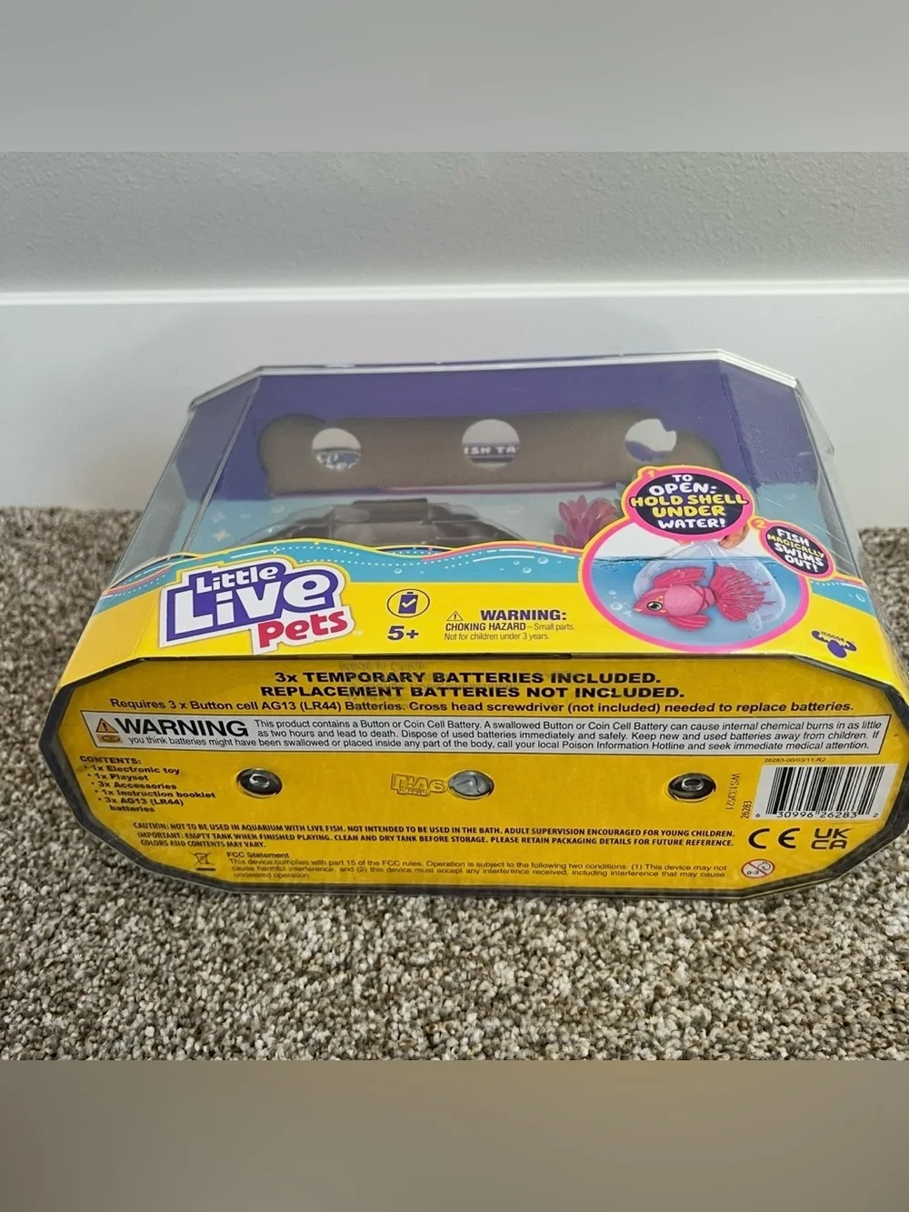 NWT Little Live Pets Lil Dippers Neon Fish with Fish Tank